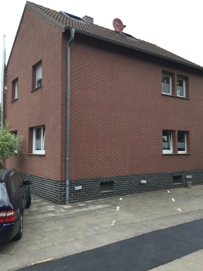 Domi'S Gaestehaus Бергхайм Екстериор снимка